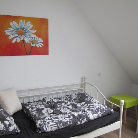 Moeblierte Dachgeschosswohnung In Ruhiger Lage Zu Vermieten Wetzlar Exterior photo