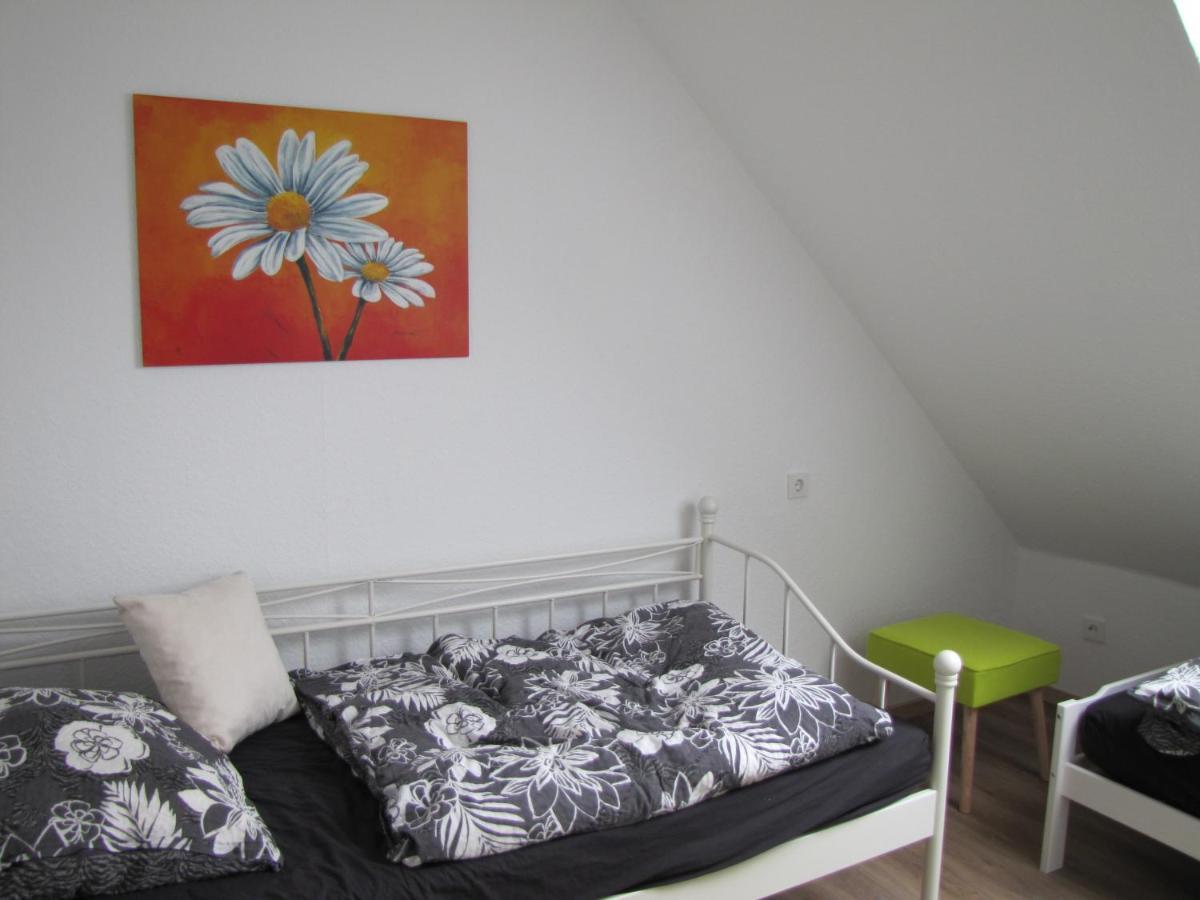 Moeblierte Dachgeschosswohnung In Ruhiger Lage Zu Vermieten Wetzlar Exterior photo