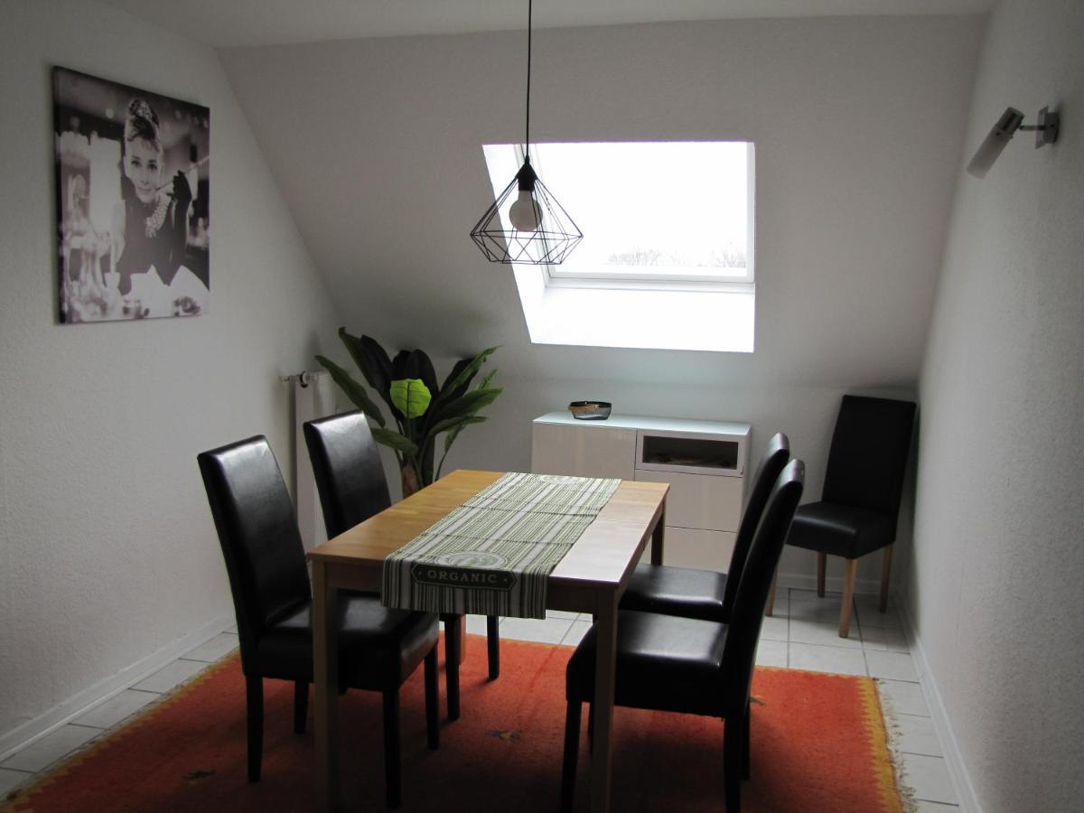 Moeblierte Dachgeschosswohnung In Ruhiger Lage Zu Vermieten Wetzlar Exterior photo
